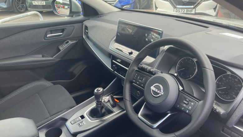 Nissan Qashqai 1.3 DiG-T MH Acenta Premium 5dr Petrol Hatchback